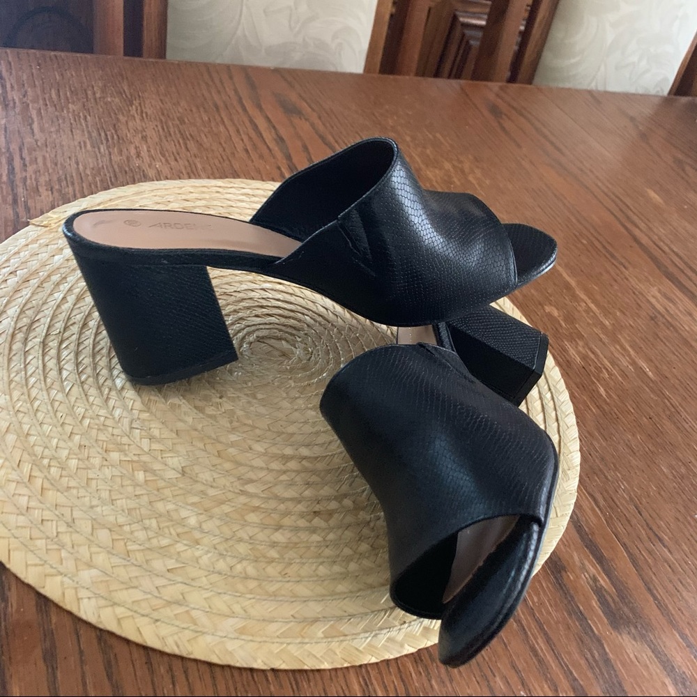 Ardene Minimalist Classy Block Heel Mules